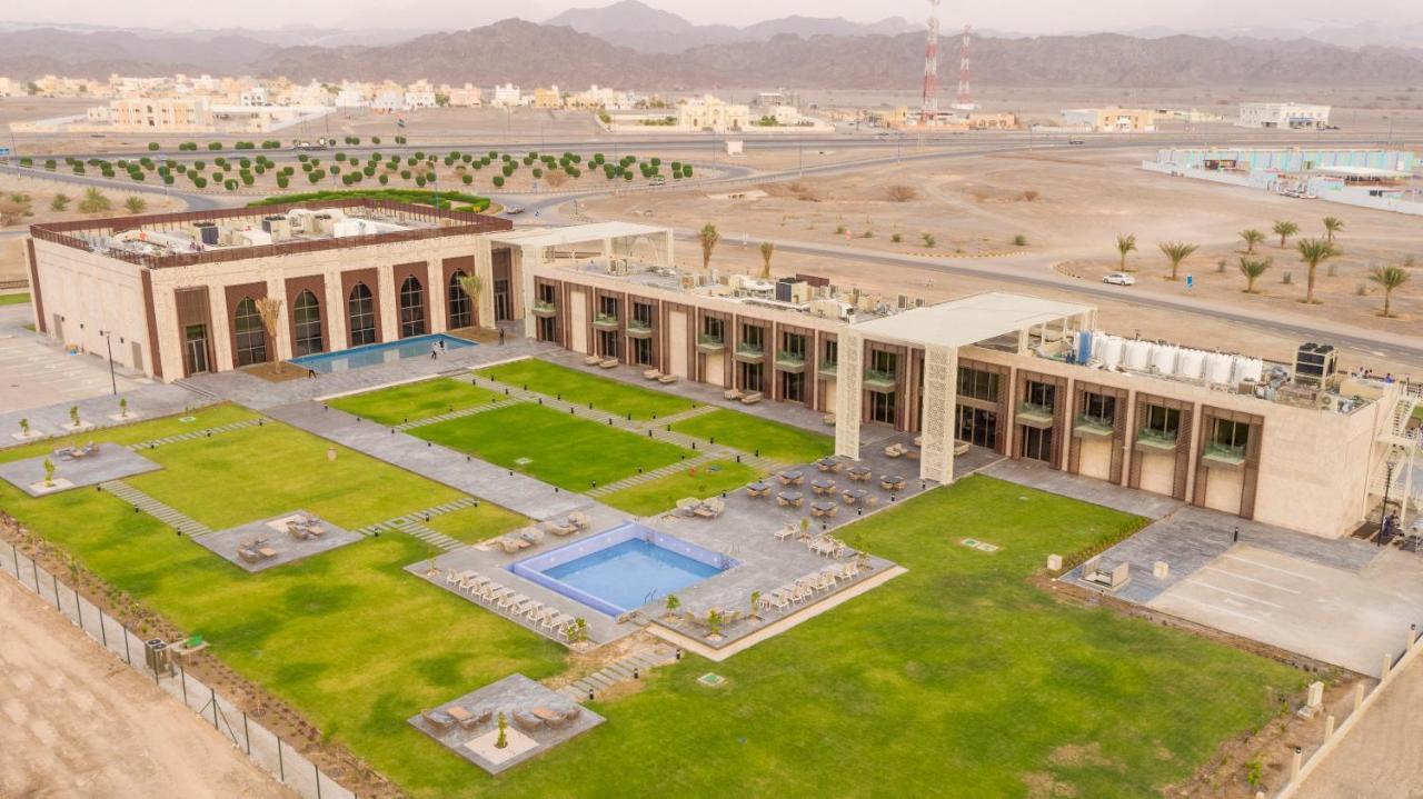 Hotel استراحة الفيحاء Al Feyhaa Resthouse Samail Esterno foto